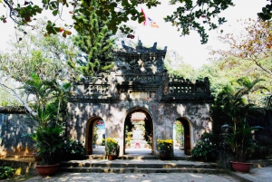 From Hoi An: Marble Mountain and Sculpture Village Tour