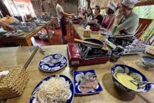 Desde Hoi An: tour por el mercado, paseo en barca y clase de cocina