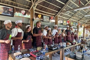 Desde Hoi An: tour por el mercado, paseo en barca y clase de cocina