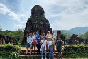 Hoi An: Excursión al Santuario de My Son por la mañana temprano con desayuno