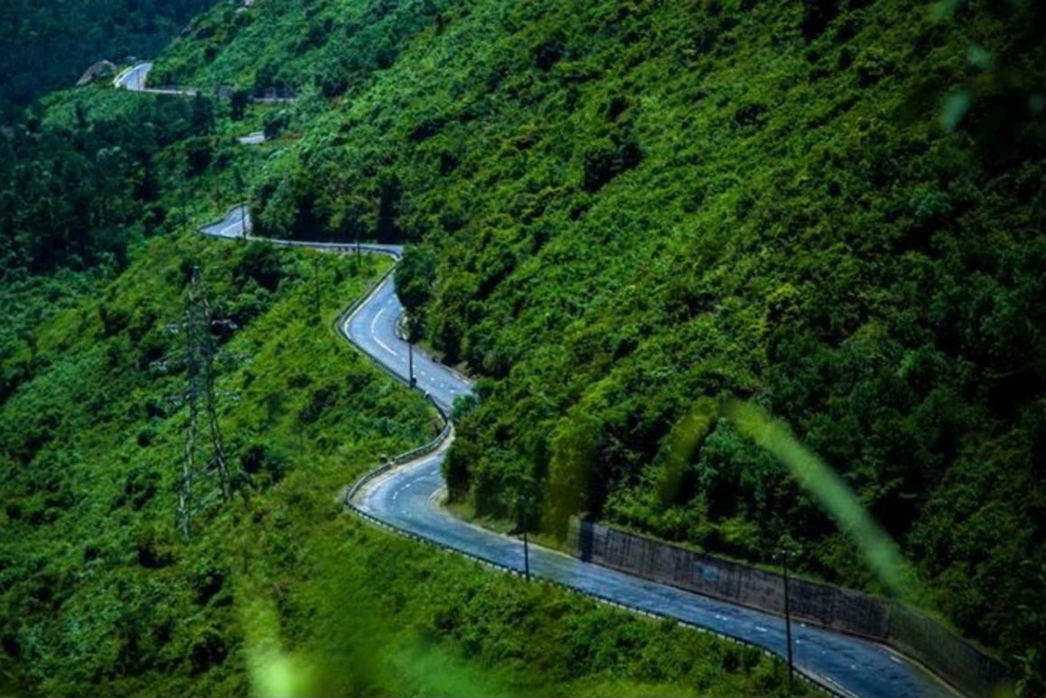 Desde Hue: Traslado en autobús a Hoi An con paradas turísticas