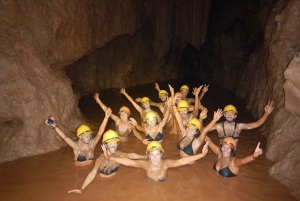 Från Hue: Utforska Paradise Cave Guide Tour endast på jämna dagar