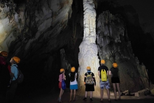Från Hue: Utforska Paradise Cave Guide Tour endast på jämna dagar