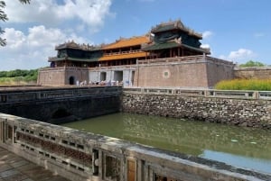 Vanuit Hue : Dagvullende tour door de stad met hoogtepunten en lunch