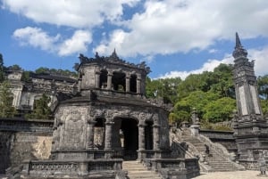 Desde Hue : Tour de día completo por lo más destacado de la ciudad con almuerzo