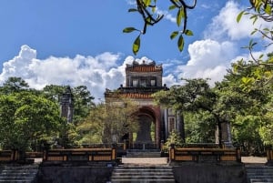 Vanuit Hue : Dagvullende tour door de stad met hoogtepunten en lunch