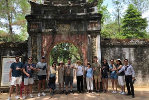 De Hue: excursão turística de dia inteiro pela cidade imperial de Hue