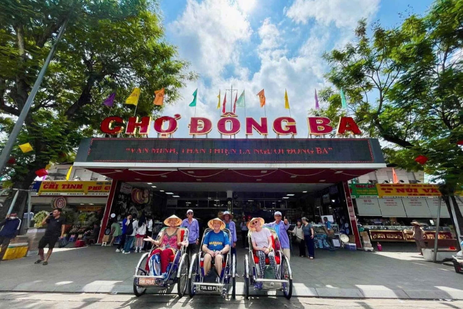 De Hue: passeio de bicicleta de meio dia com degustação de comida local