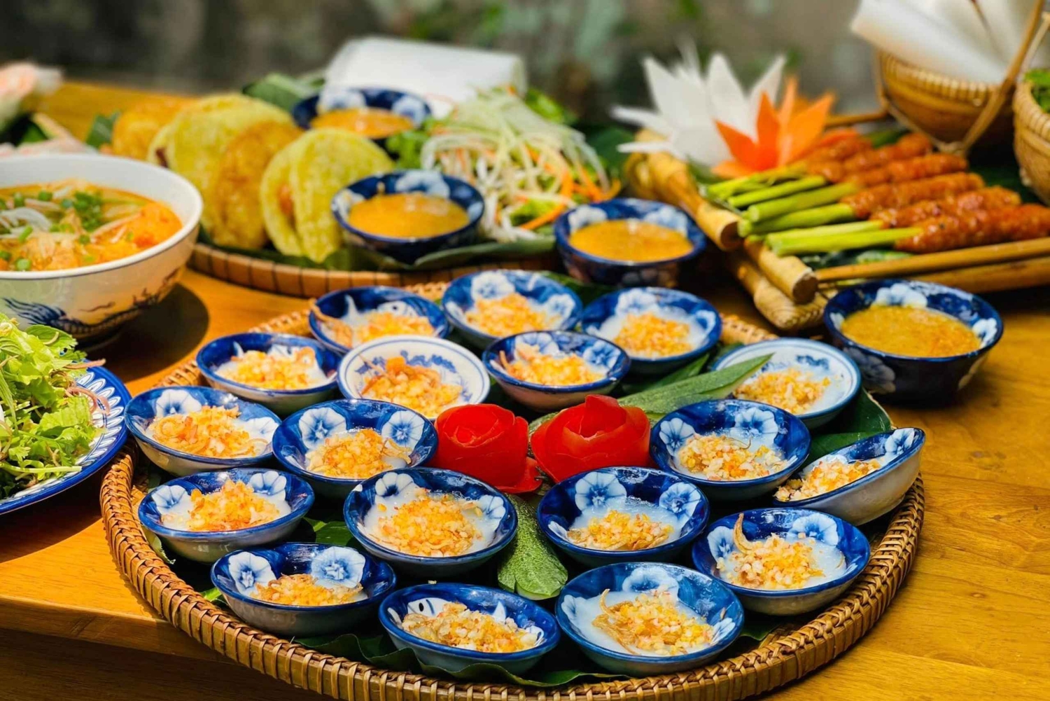 De Hue: passeio de bicicleta de meio dia com degustação de comida local