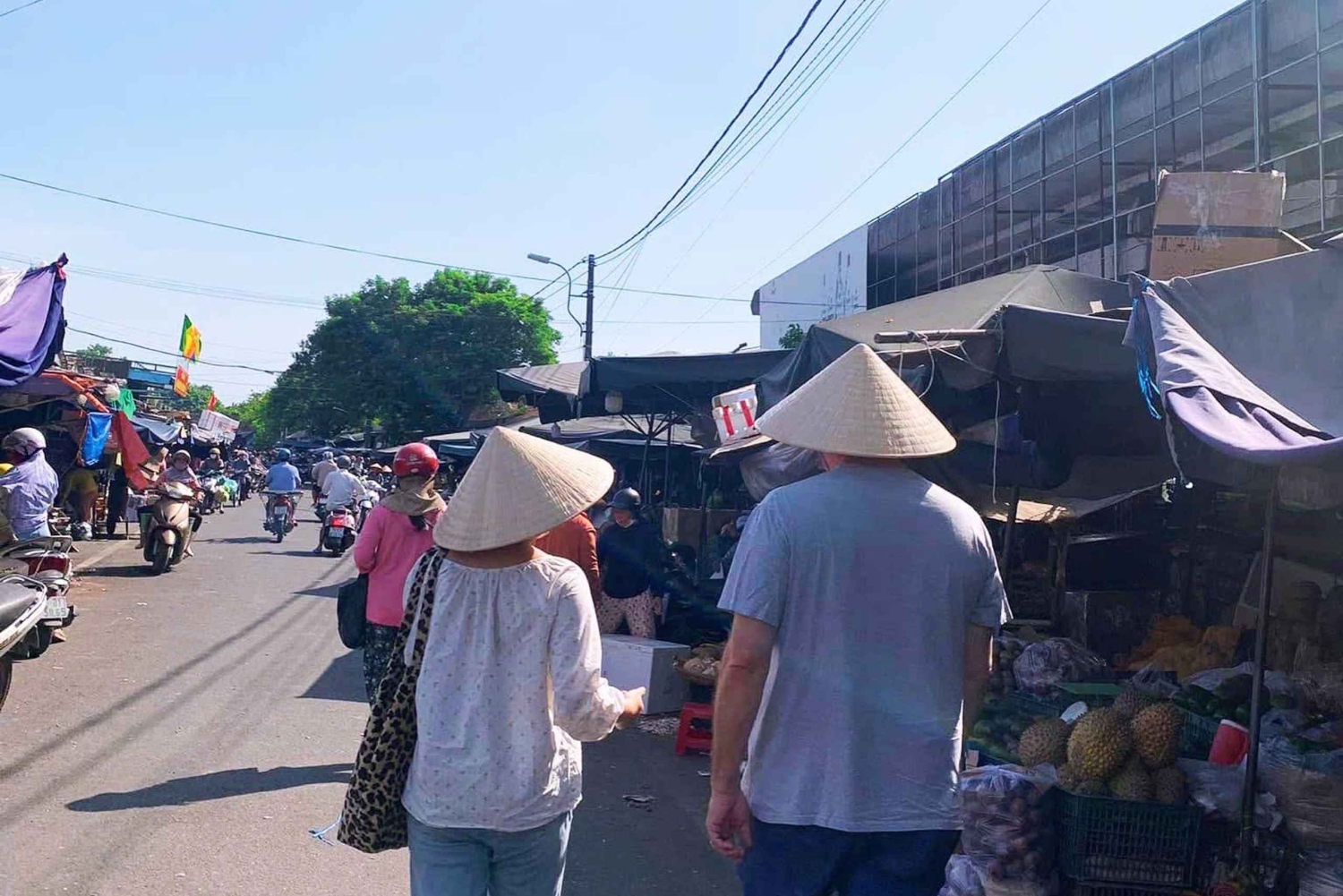 De Hue: passeio de bicicleta de meio dia com degustação de comida local