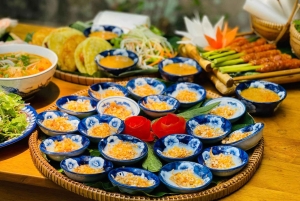 De Hue: passeio de bicicleta de meio dia com degustação de comida local