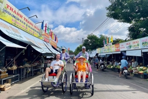 De Hue: passeio de bicicleta de meio dia com degustação de comida local