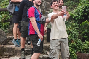 Au départ de Hué : transfert en bus vers Hoi An avec 4 arrêts touristiques