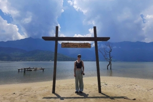 Au départ de Hué : transfert en bus vers Hoi An avec 4 arrêts touristiques