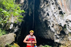 Da Hue: Tour di un giorno della Grotta del Paradiso e della Grotta Oscura