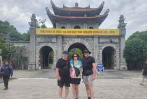 Van Ninh Binh Authentieke Tour : Hoa Lu, Trang An, Mua Grot