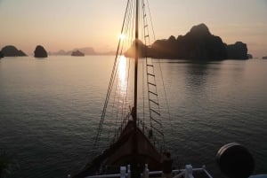 Au départ de Ninh Binh : croisière de 3 jours dans la baie de Bai Tu Long avec repas