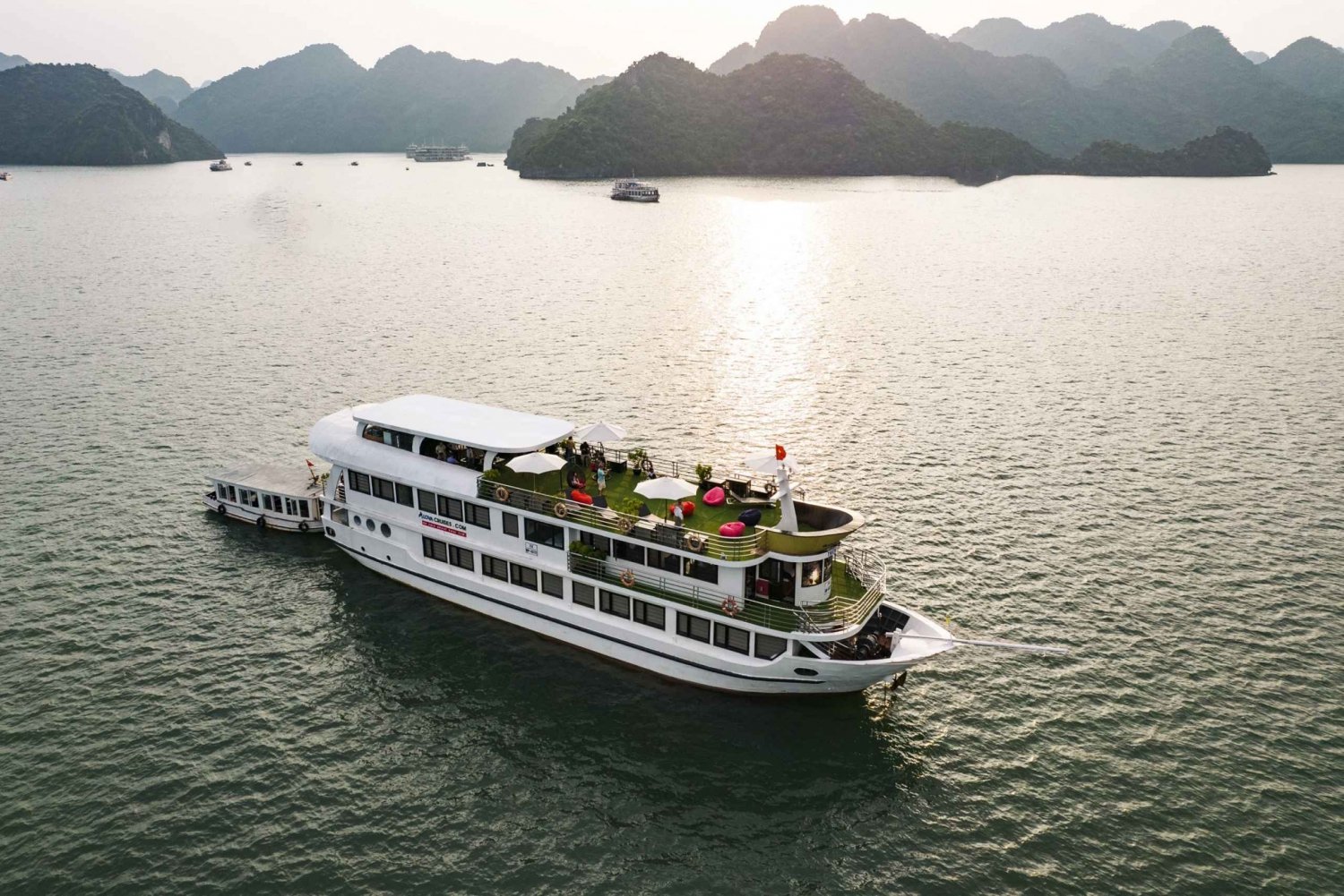 Au départ de Ninh Binh : Lan Ha Boutique 5 Star Cruise 2 jours 1 nuit