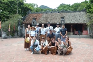 Von Ninh Binh aus: Hoa Lu, Trang An & Mua Höhle Kleingruppentour
