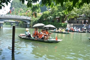 Von Ninh Binh aus: Hoa Lu, Trang An & Mua Höhle Kleingruppentour