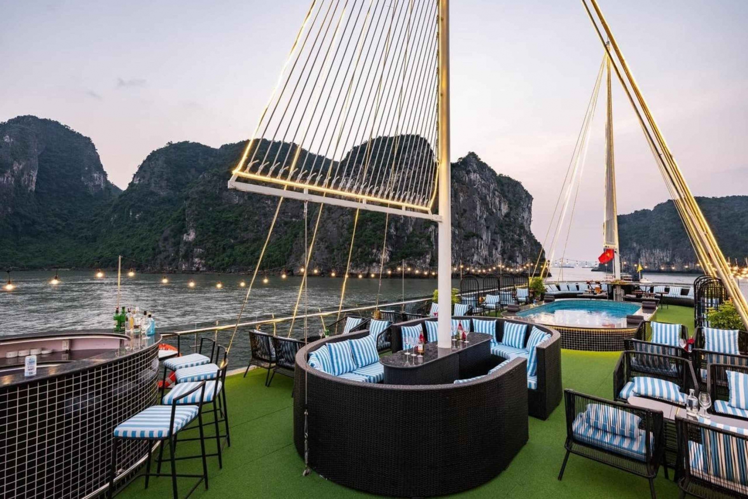 From Ninh Binh : Luxury Day Cruise Ha Long Bay End Up Ha Noi