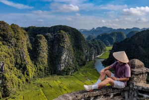 Desde Ninh Binh: Excursión al atardecer: moto, guía, tickets de entrada