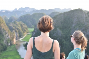 From Ninh Binh: Sunset tour: motorbike, tour guide, tickets