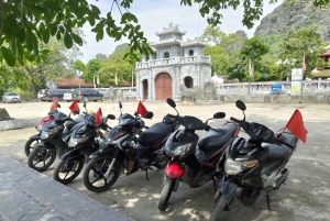 Vanuit Ninh Binh: Rondleiding bij zonsondergang: motor, gids, tickets