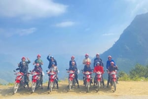 Från Sapa: Ha Giang Loop 3 dagars motorcykeltur med ryttare