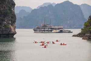 Passeio de barco de dia inteiro com o capitão Jack de Cat Ba