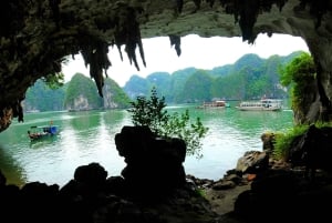 Passeio de barco de dia inteiro com o capitão Jack de Cat Ba