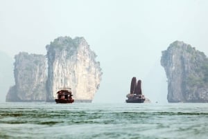 Passeio de barco de dia inteiro com o capitão Jack de Cat Ba