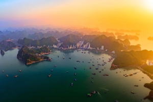 Passeio de barco de dia inteiro com o capitão Jack de Cat Ba