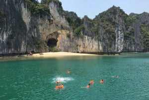 Cat Ba/Hanoi: Lan Ha ja Monkey Island -koko päivän veneretki