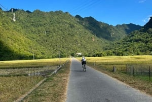 Hele dag fietsen en handwerkworkshop in de Mai Chau Vallei