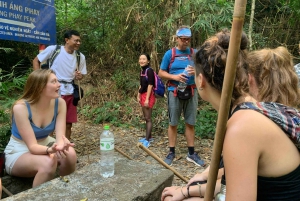 Heldags trekking i jungelen i Cat Ba nasjonalpark