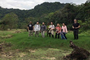 Heldags trekking i jungelen i Cat Ba nasjonalpark