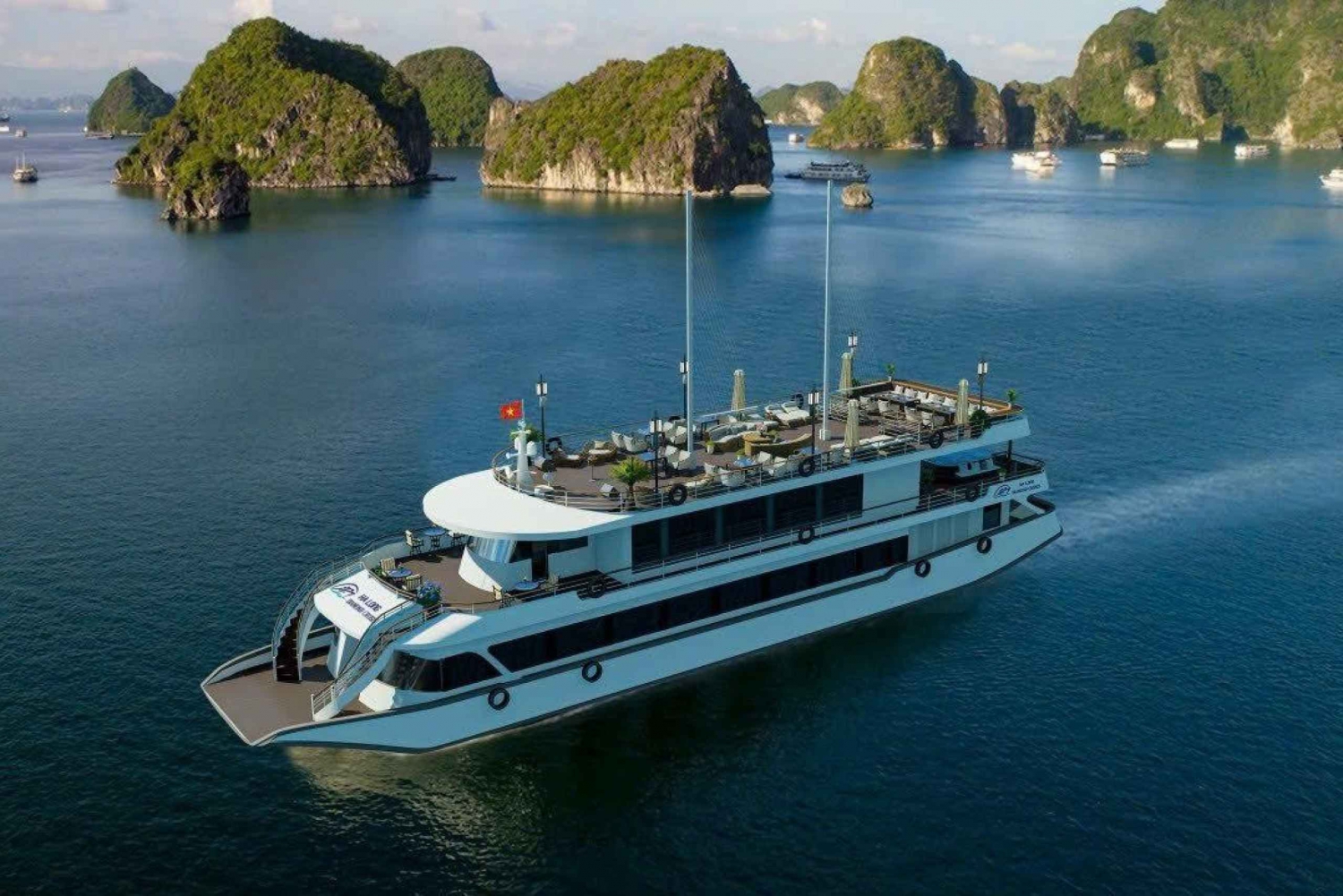 Dagtrip met Diamond Halong 5 sterren cruise, Titop, Grot
