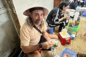 Rondleiding met gids over eten en ambachtelijk bier met bezoek aan Train Street