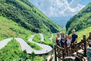 Passeio de Carro em Ha Giang 3 Dias 2 Noites pela OHC Travel