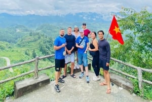 Jipe privado em Ha Giang: Aldeia Khuoi My e Cascata Esmeralda