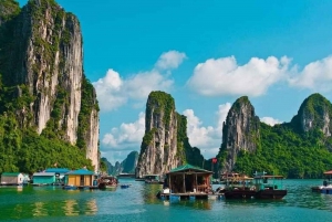 Hanoi: 2-dagers cruise i Bai Tu Long-bukten og besøk i en flytende landsby