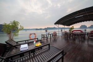 Baía de Ha Long Tour de 2 dias e 1 noite em um junco de luxo 4 estrelas