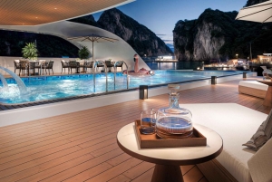 Baía de Ha Long: Cruzeiro de 6 estrelas com pernoita e caiaque à noite