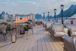 Baía de Ha Long: Cruzeiro de 6 estrelas com pernoita e caiaque à noite