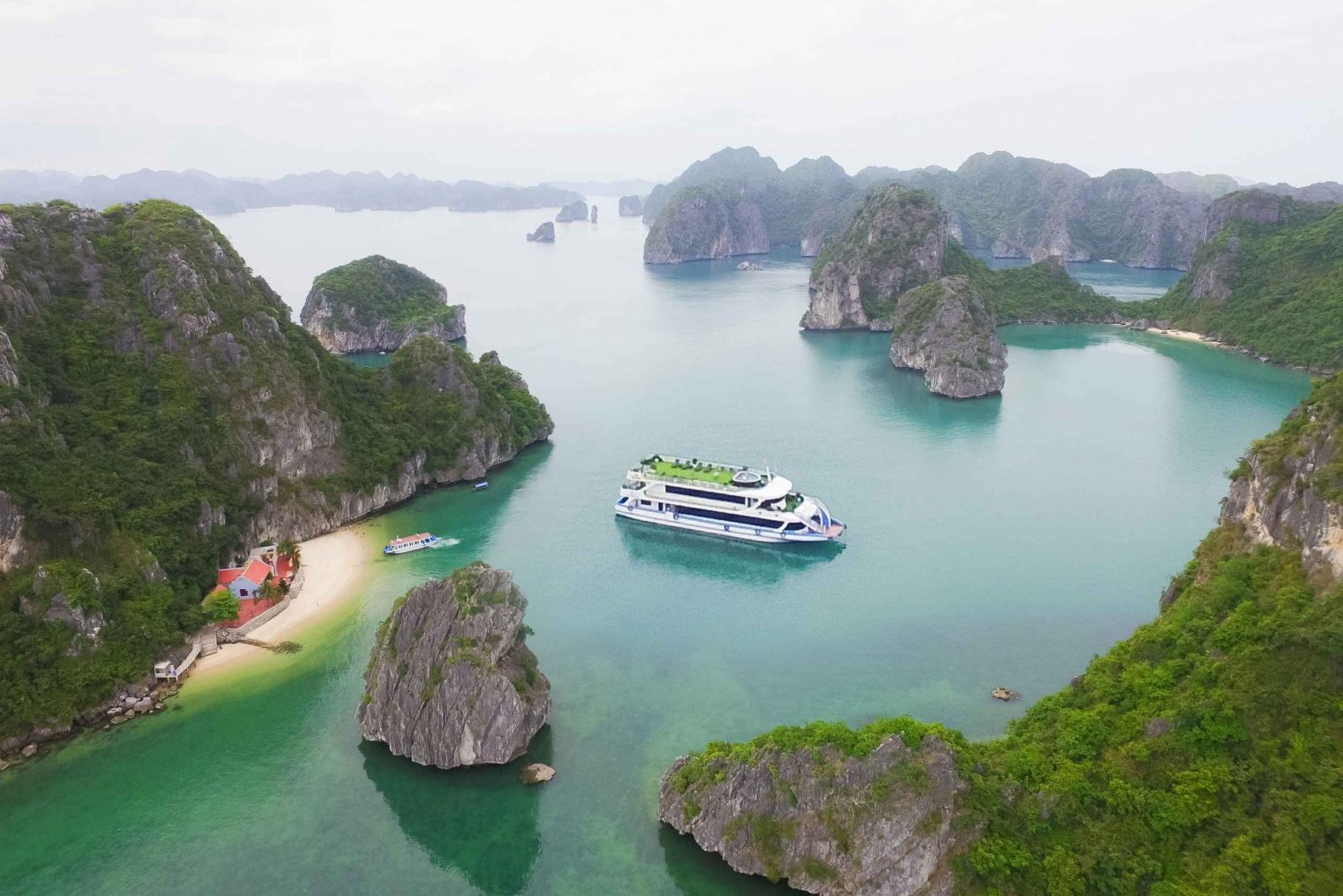 Zatoka Ha Long 8-godzinna codzienna wycieczka na LA CASTA DAILY CRUISE