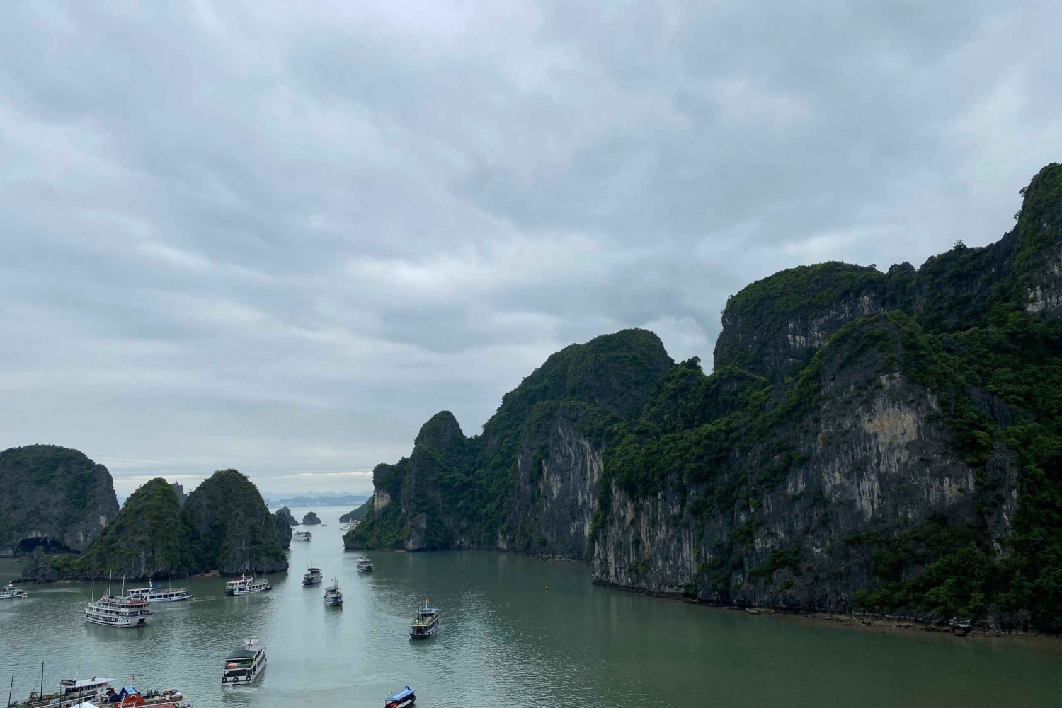 Ha Long Bay Day Trip: Discovering Luon Cave and Sunset Party
