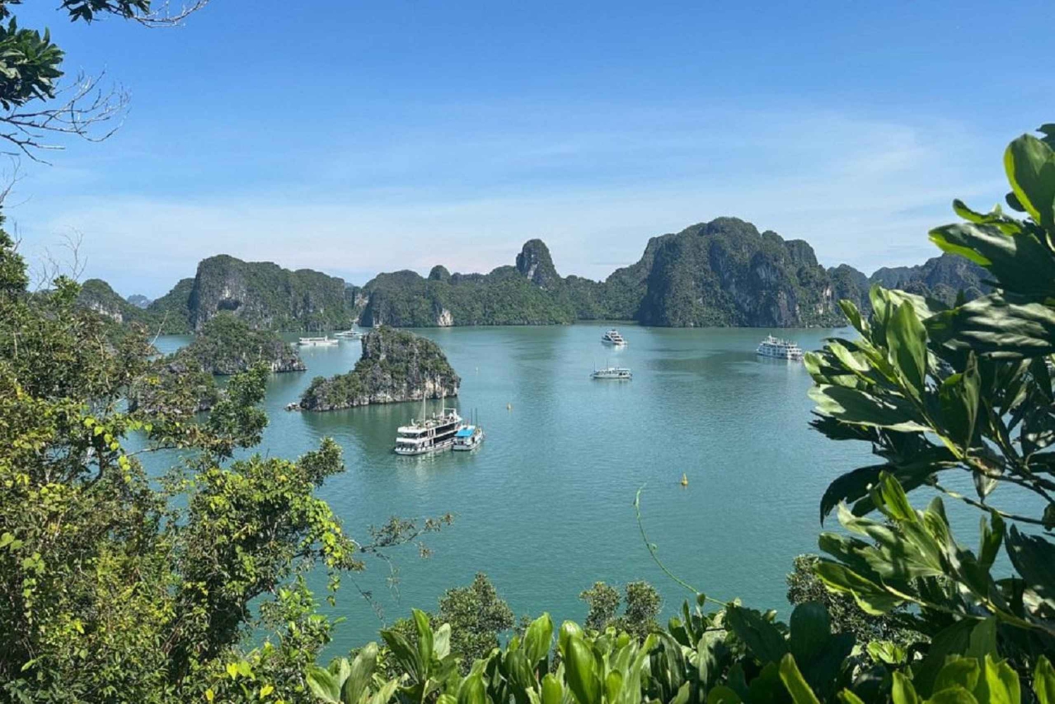 Ha long Bay day trip with Deluxe cruise