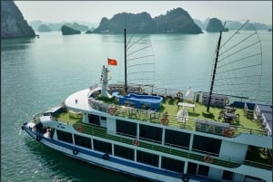 Ha Long Bay – Deluxe dagskryssning, lunch, kajakpaddling och solnedgångsfest