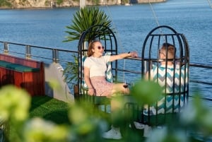 Ha Long Bay – Deluxe dagskryssning, lunch, kajakpaddling och solnedgångsfest